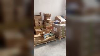 شحن قطع غيار الشاحنات لشركة ايسوزو، ميتسوبيشي، هينو، جاك، وغيرها.